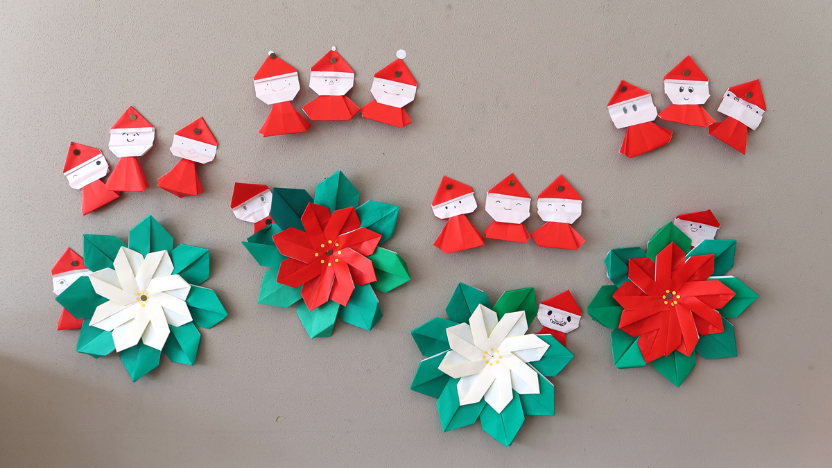 折り紙で教室を飾ろう サンタとポインセチアの折り方 みんなの教育技術
