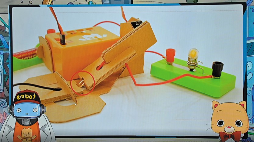 鈴木先生が今回利用したembot の動画教材。