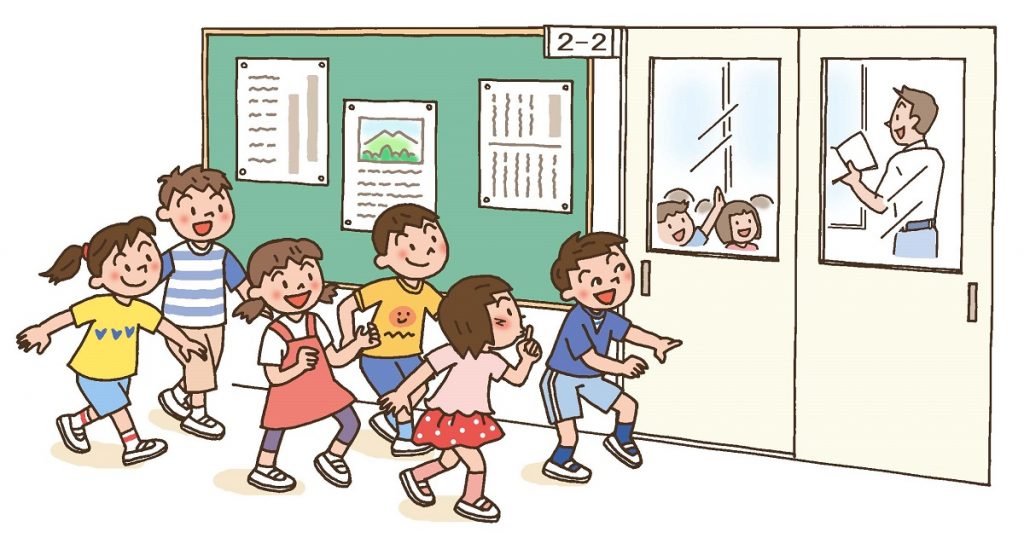 隣の学級に気付かれないように、音を立てずに廊下を歩く練習をする子供たち