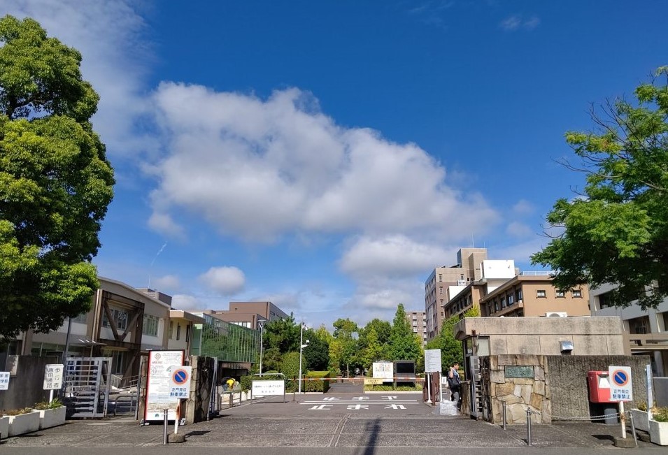 ４日連続で通ったので、「ホーム」のような気持ちになる香川大学正門前