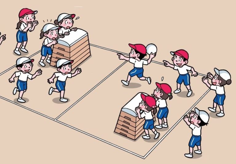 かくれんぼドッジをする子供たち