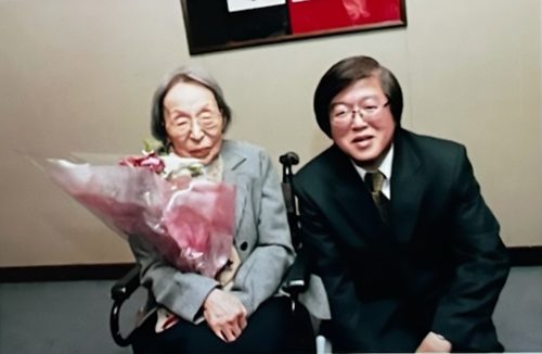大村はまと筆者の２ショット写真