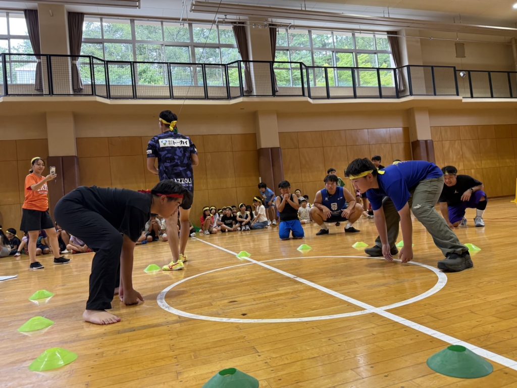 猛者どもの集いの相撲は、チームで力自慢の子が選抜されて出場する