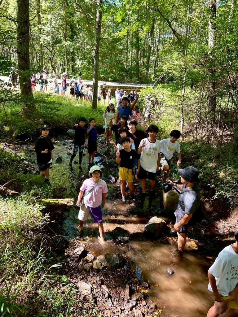 沢登りの場面