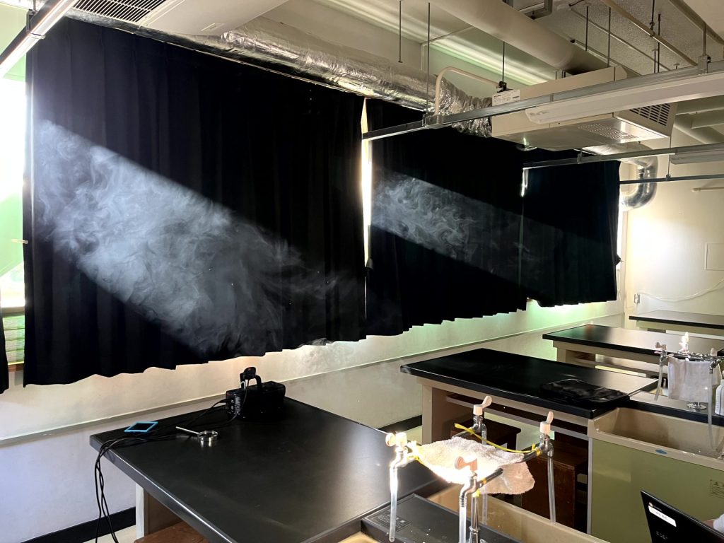 カーテンの隙間からの光２