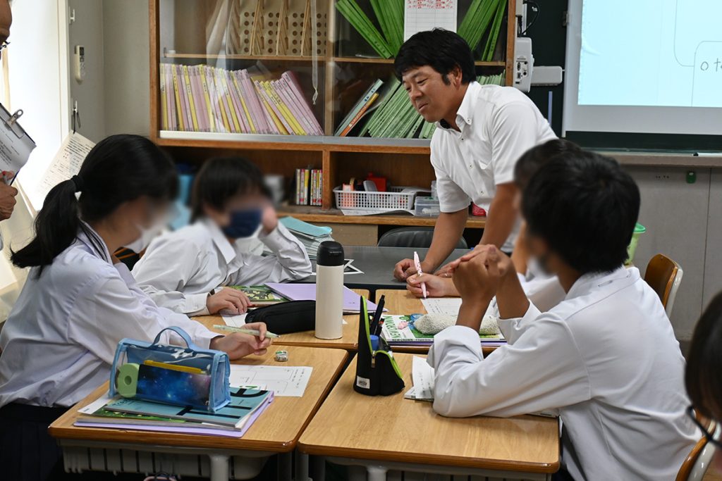 リアルな場面設定を行うことで、子供たちは目的をもって主体的に対話を行っていく。