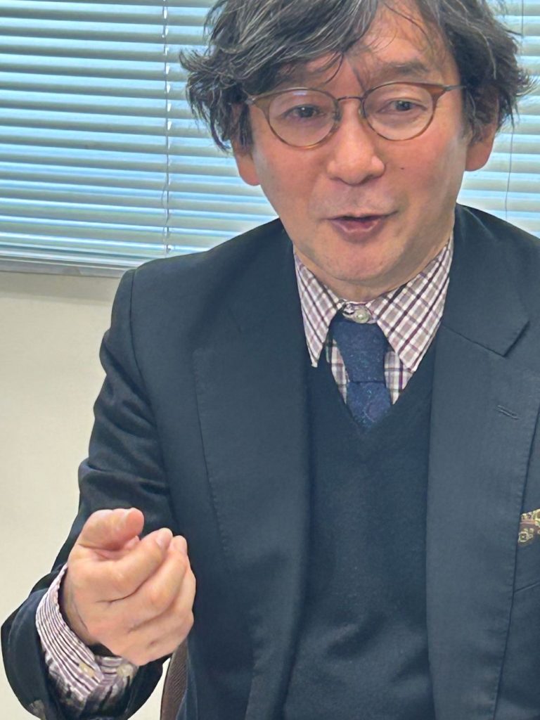 熱く語る青山新吾先生