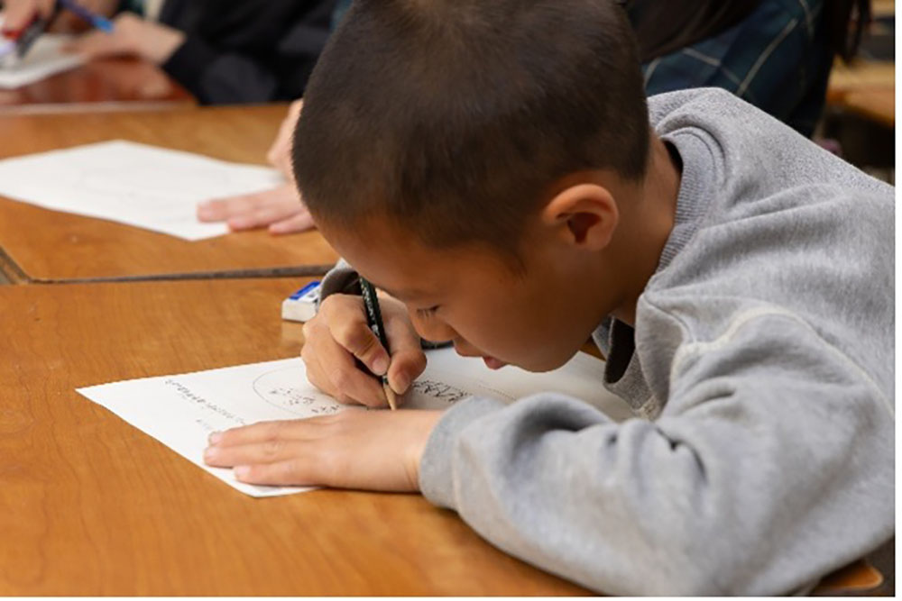 作業中の子供たち　その３