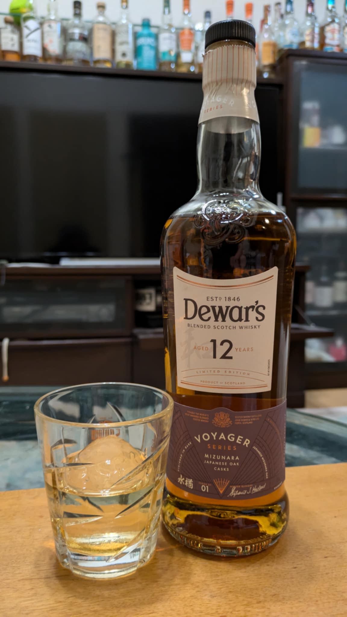 発売されたばかりの「Dewar's 12年 ミズナラ」