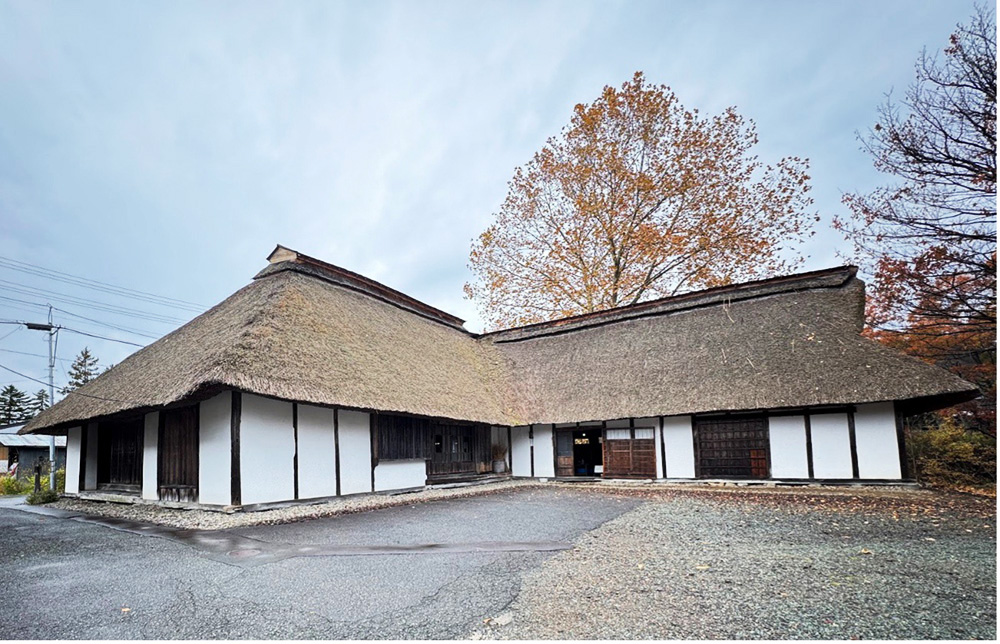 画像1　雫石町歴史民俗資料館に保存されている南部曲り家の外観