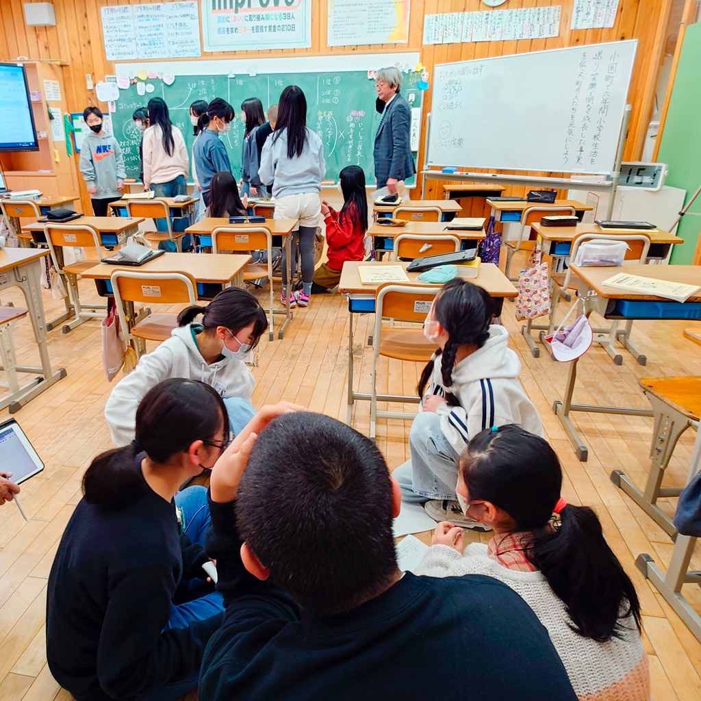 授業風景。聞く力・聞き合う力の公式の中で一番力を入れることをグループで話し合い、ランキングしていく。