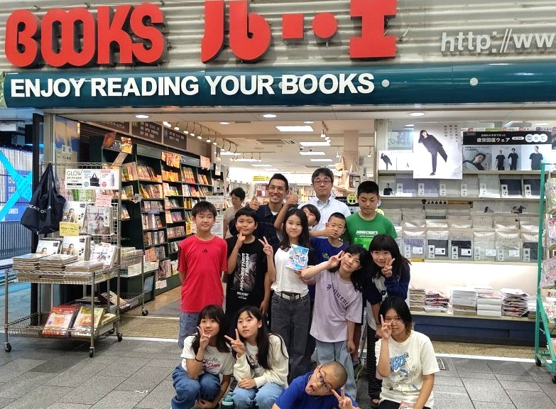 「吉祥寺の本屋さん」といえば、ブックスルーエ。吉祥寺サンロード商店街にあります。