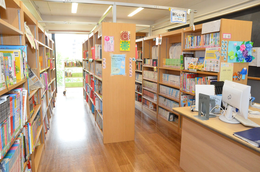 学校図書館の様子