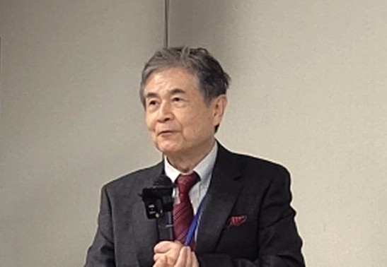 学会長講演を行う松村暢隆氏