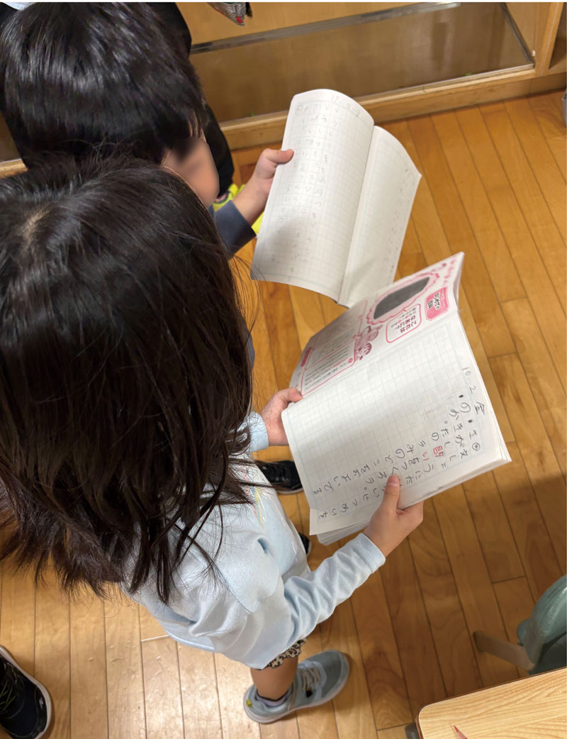 写真3 自分なりの問いがどこから生まれたのかを説明し合う